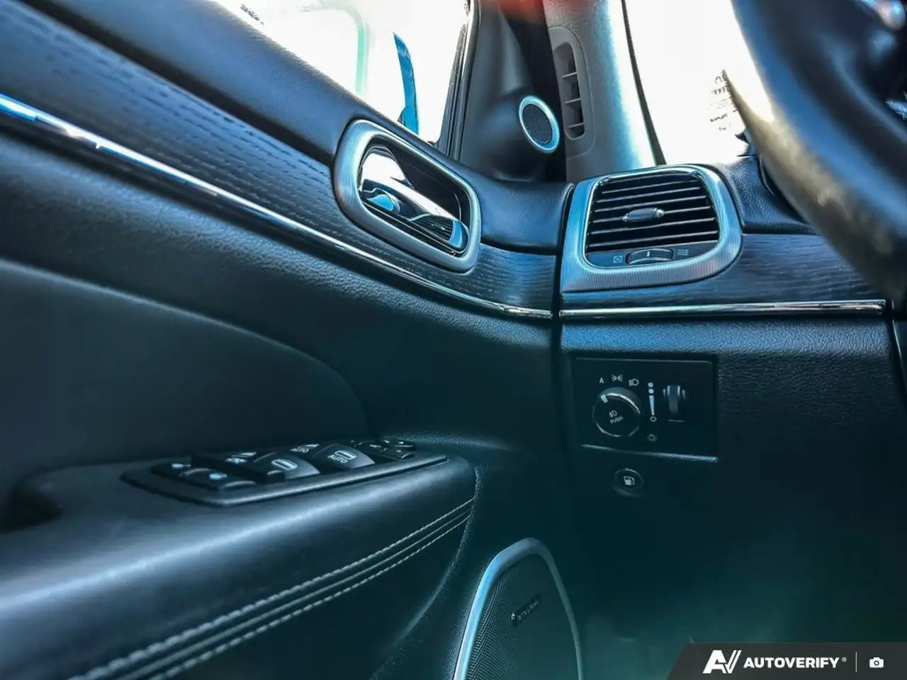 Jeep Grand Cherokee photo Jeep Grand Cherokee