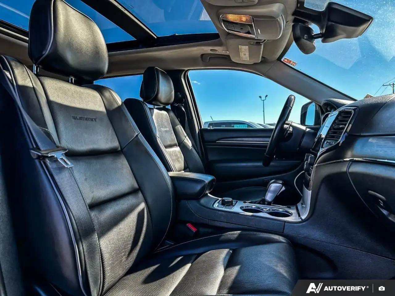 Jeep Grand Cherokee photo Jeep Grand Cherokee