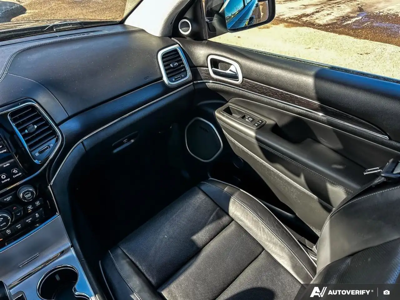 Jeep Grand Cherokee photo Jeep Grand Cherokee