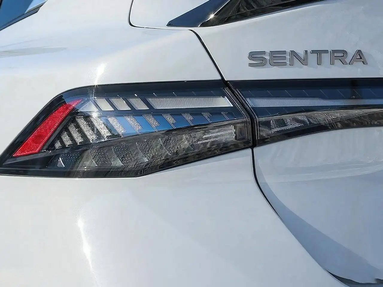 Nissan Sentra fotografie Nissan Sentra