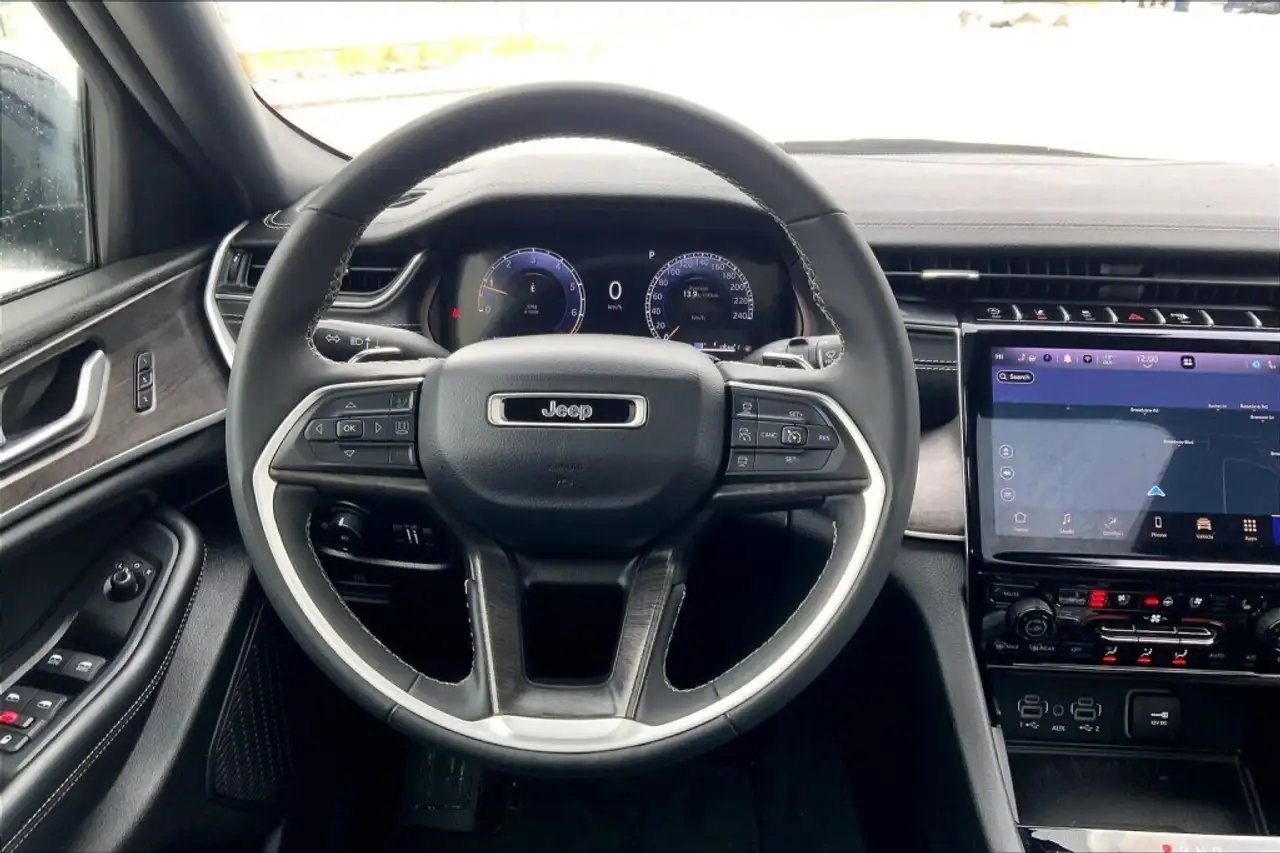 Jeep Grand Cherokee снимка Jeep Grand Cherokee