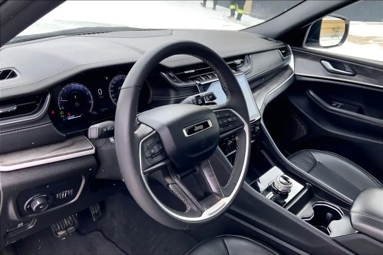 Jeep Grand Cherokee снимка Jeep Grand Cherokee