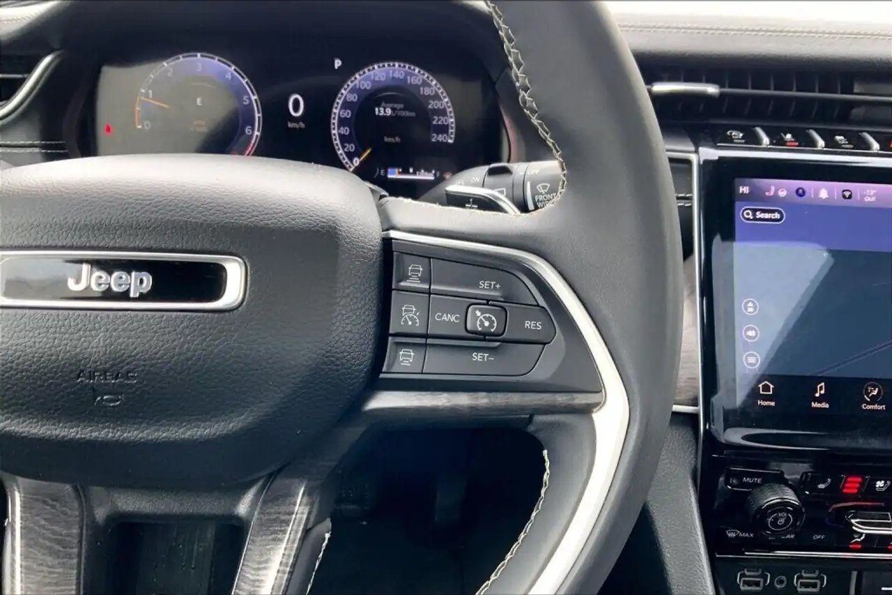 Jeep Grand Cherokee снимка Jeep Grand Cherokee
