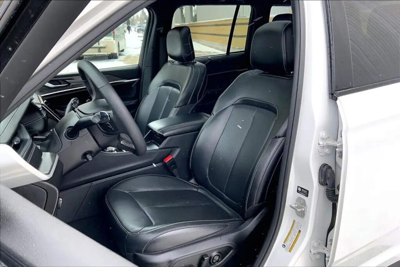 Jeep Grand Cherokee снимка Jeep Grand Cherokee