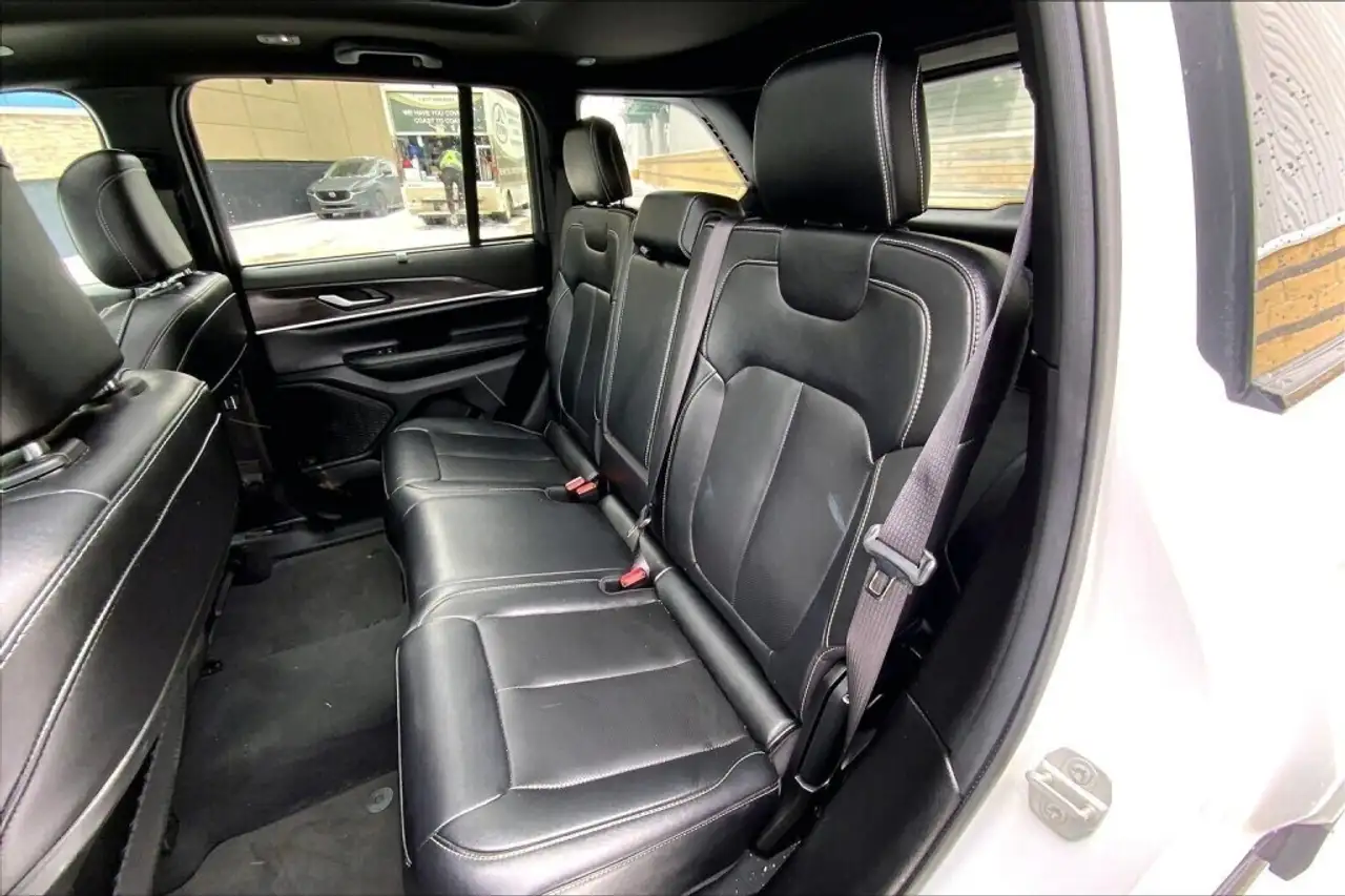 Jeep Grand Cherokee снимка Jeep Grand Cherokee