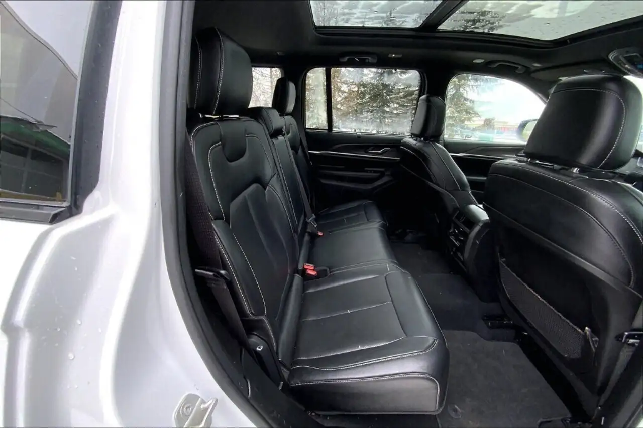 Jeep Grand Cherokee снимка Jeep Grand Cherokee
