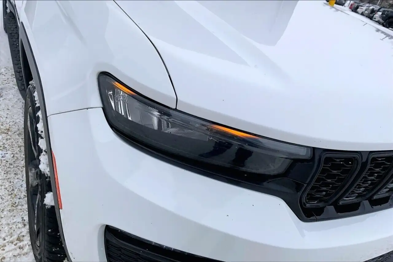 Jeep Grand Cherokee снимка Jeep Grand Cherokee
