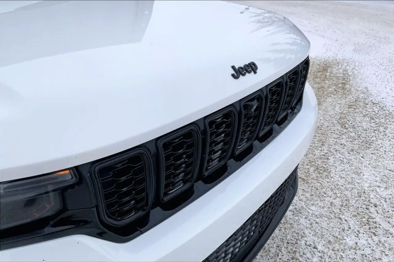 Jeep Grand Cherokee снимка Jeep Grand Cherokee
