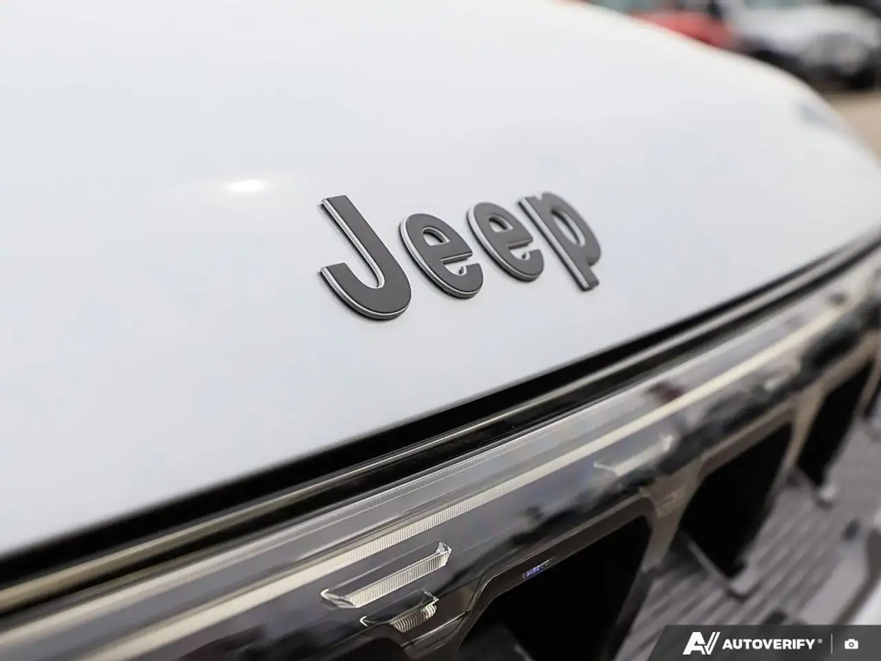 Jeep Grand Wagoneer снимка Jeep Grand Wagoneer