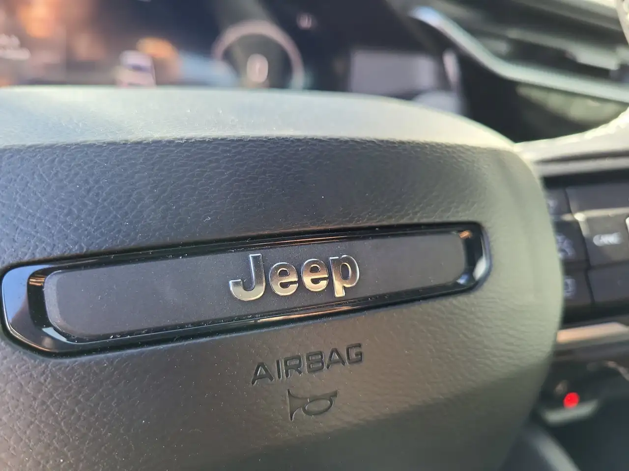 Jeep Cherokee снимка Jeep Cherokee