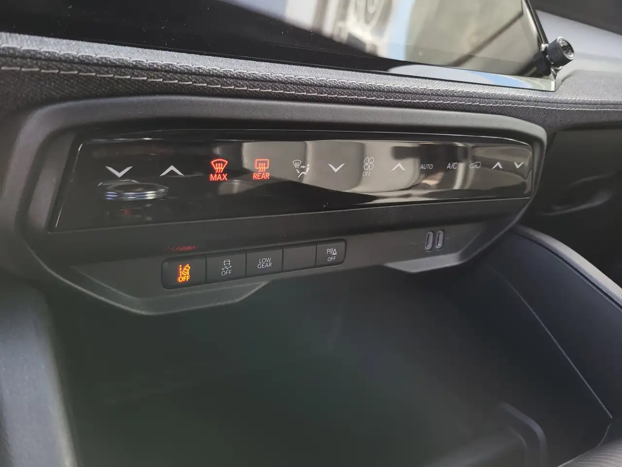 Jeep Cherokee снимка Jeep Cherokee