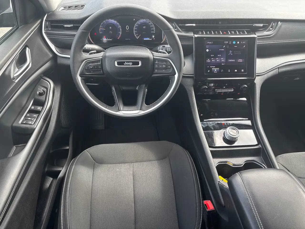 Jeep Grand Cherokee снимка Jeep Grand Cherokee