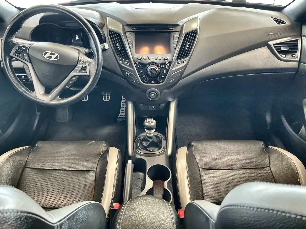 Hyundai VELOSTER снимка Hyundai VELOSTER