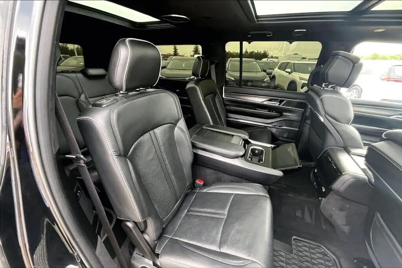 Jeep Grand Wagoneer fotografie Jeep Grand Wagoneer
