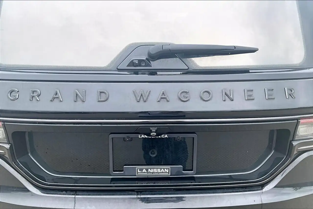 Jeep Grand Wagoneer fotografie Jeep Grand Wagoneer