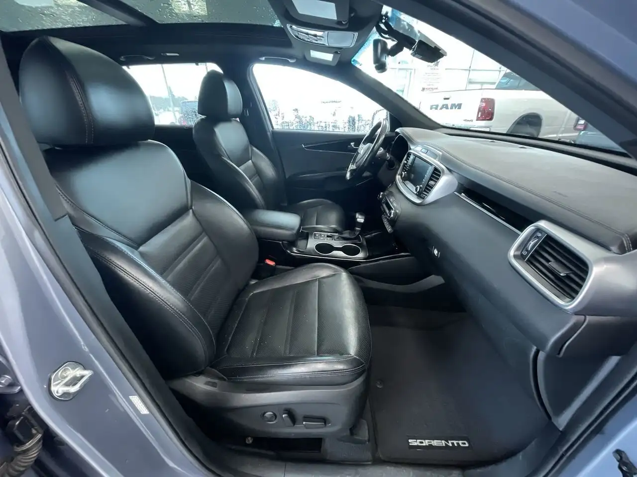 Kia Sorento photo Kia Sorento