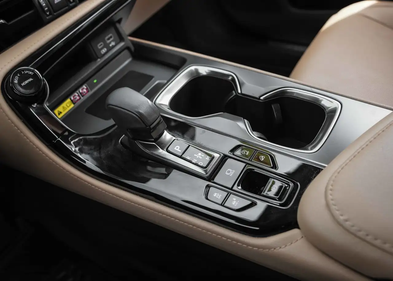 Lexus NX снимка Lexus NX