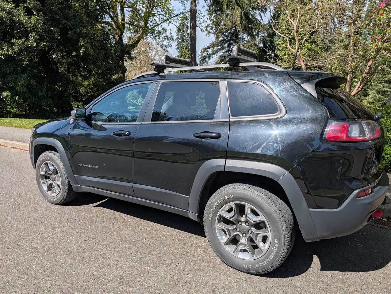Jeep Cherokee снимка Jeep Cherokee