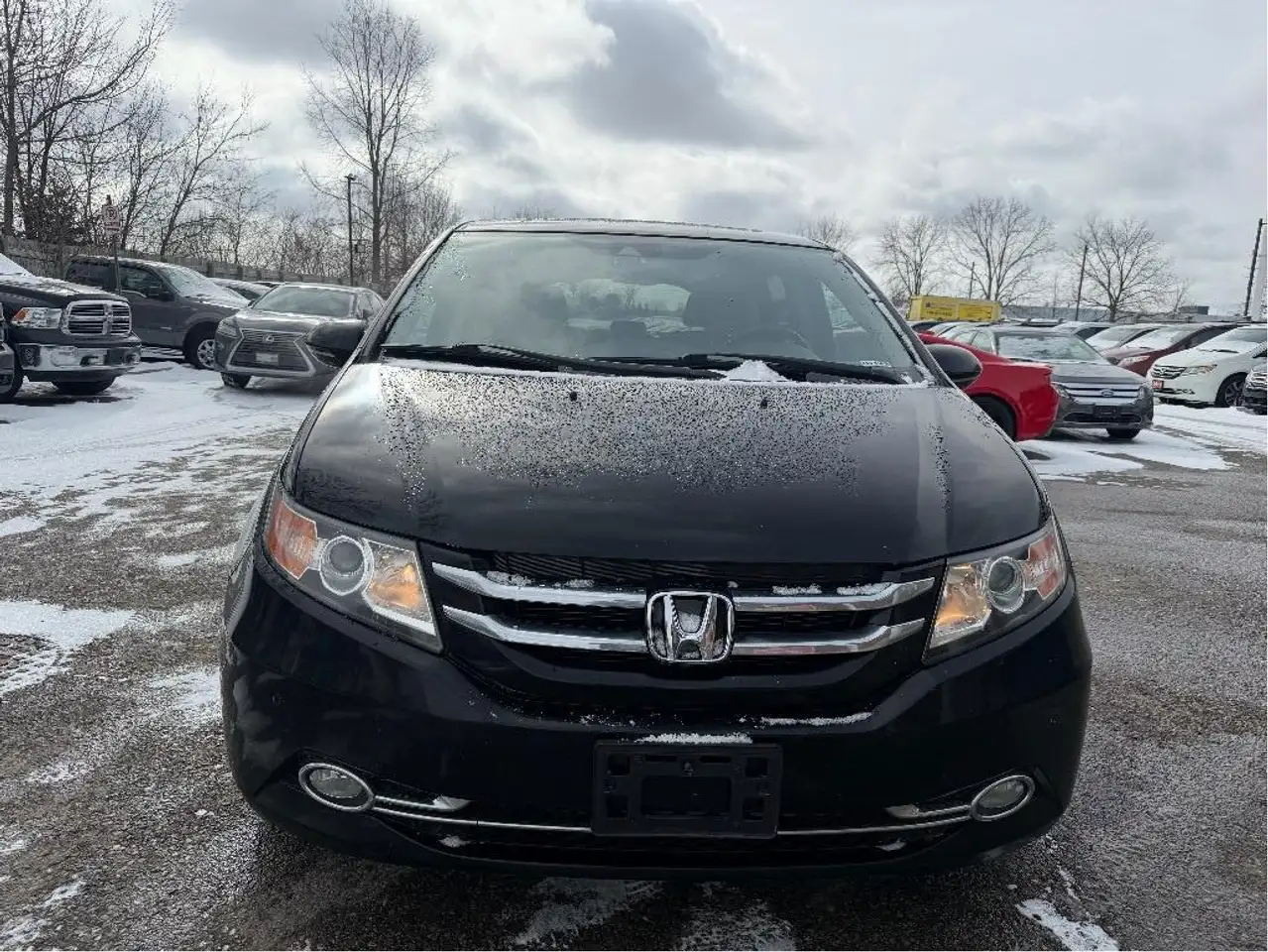 Honda Odyssey снимка Honda Odyssey