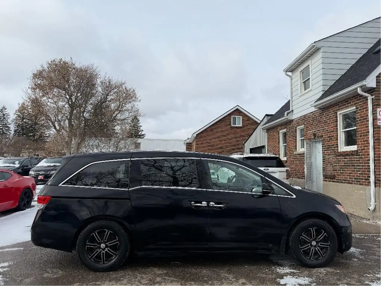 Honda Odyssey снимка Honda Odyssey