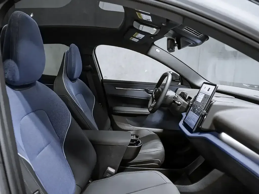 Volvo EX30 снимка Volvo EX30