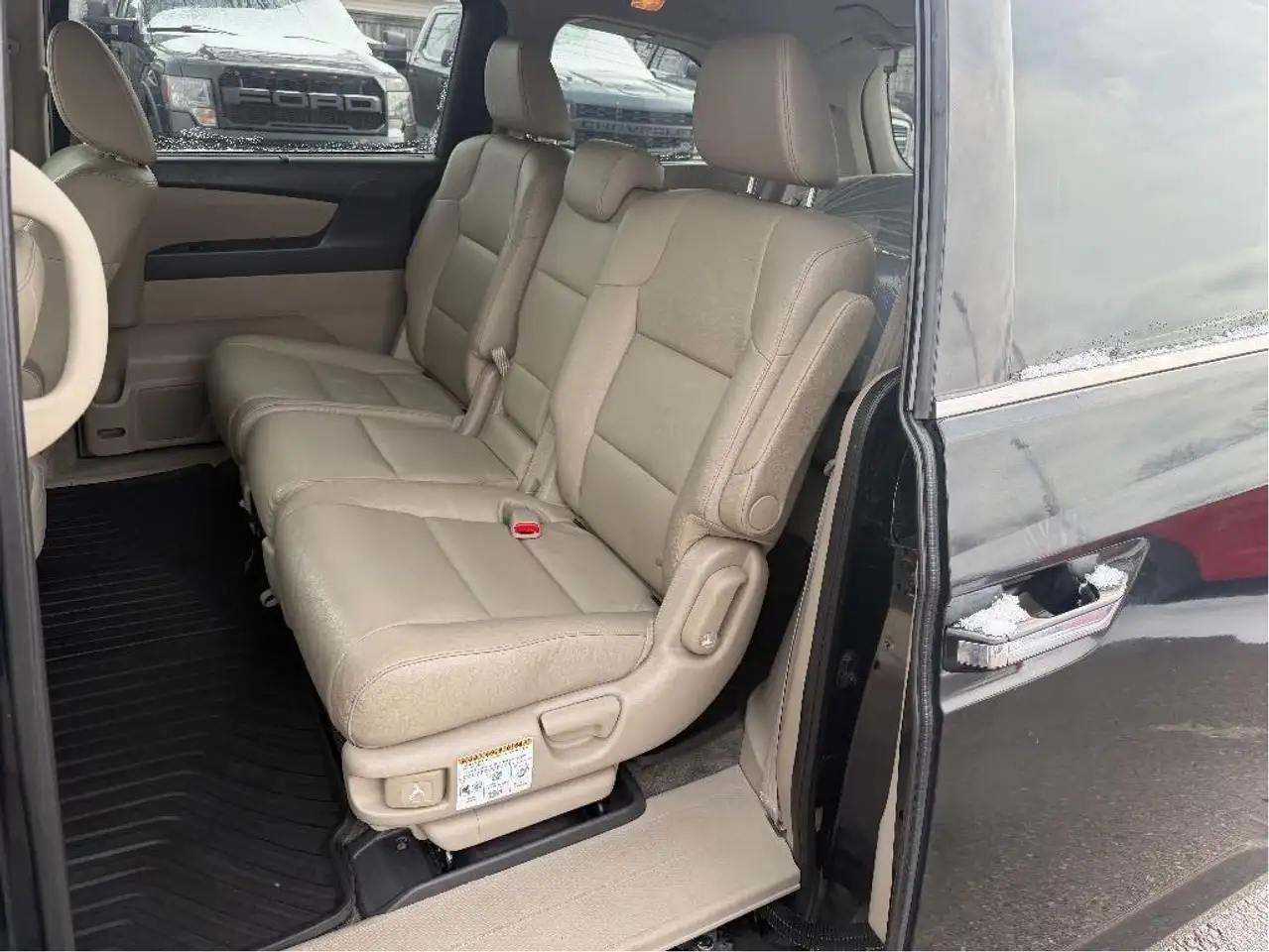 Honda Odyssey снимка Honda Odyssey