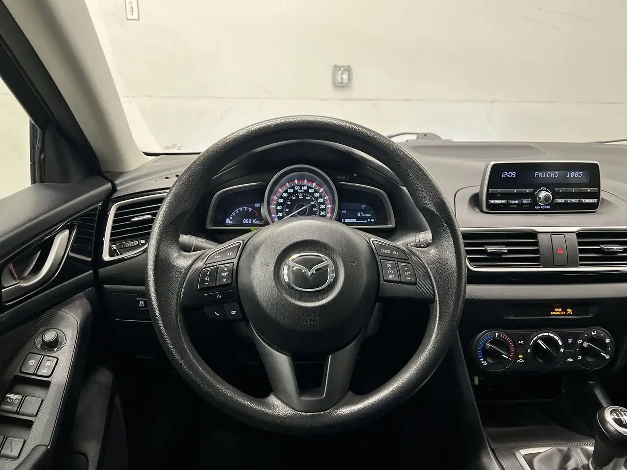 Mazda 3 photo Mazda 3
