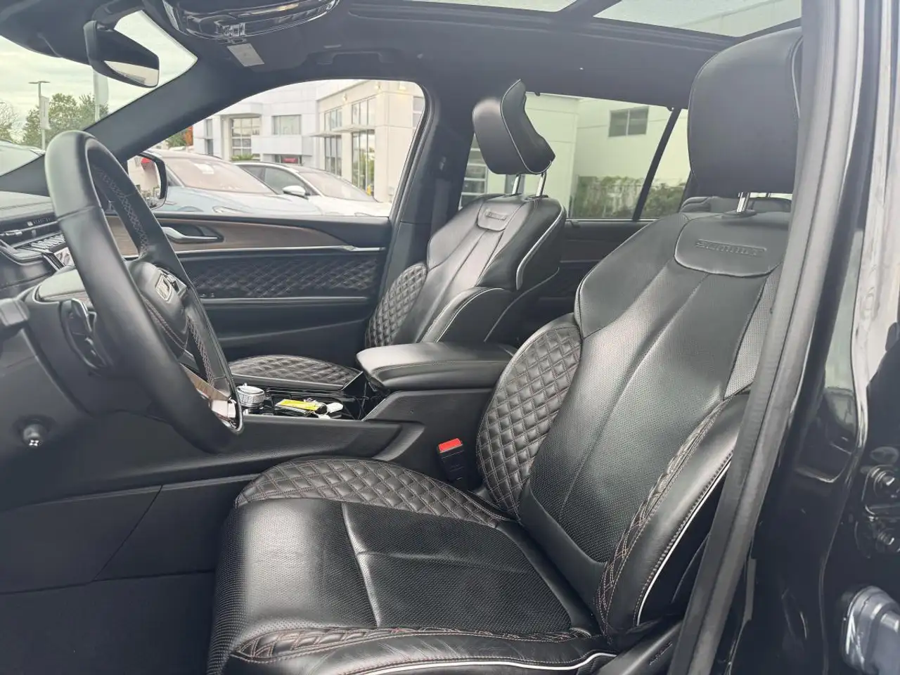 Jeep Grand Cherokee снимка Jeep Grand Cherokee