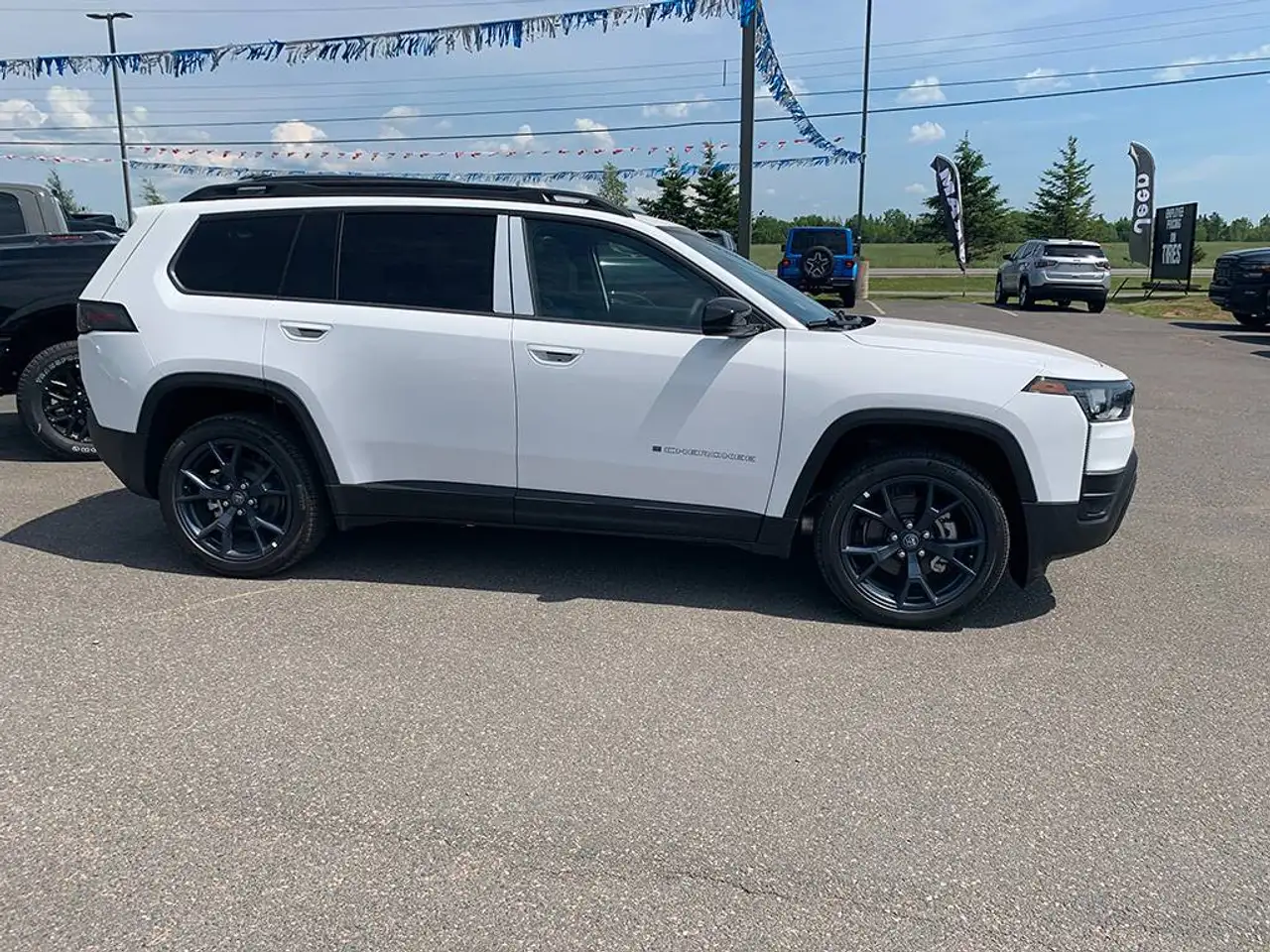 Jeep Cherokee снимка Jeep Cherokee