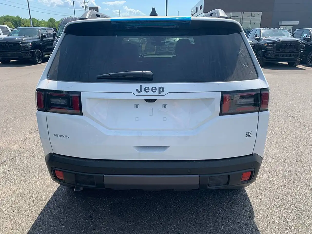 Jeep Cherokee снимка Jeep Cherokee