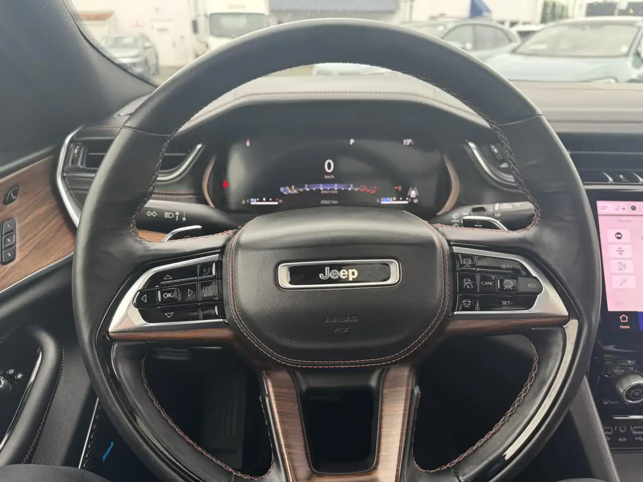 Jeep Grand Cherokee снимка Jeep Grand Cherokee