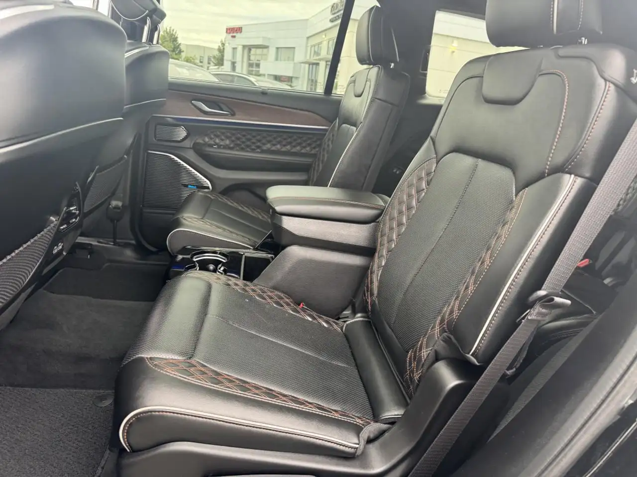 Jeep Grand Cherokee снимка Jeep Grand Cherokee