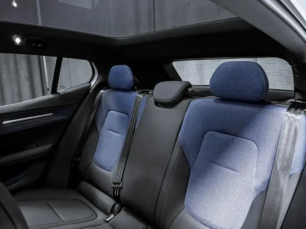 Volvo EX30 снимка Volvo EX30