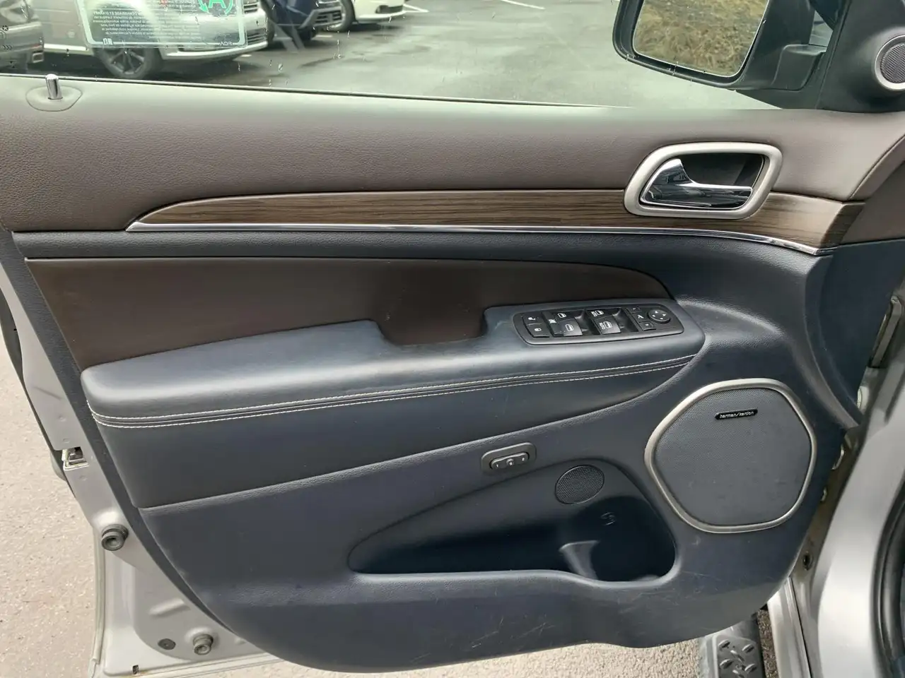 Jeep Grand Cherokee снимка Jeep Grand Cherokee