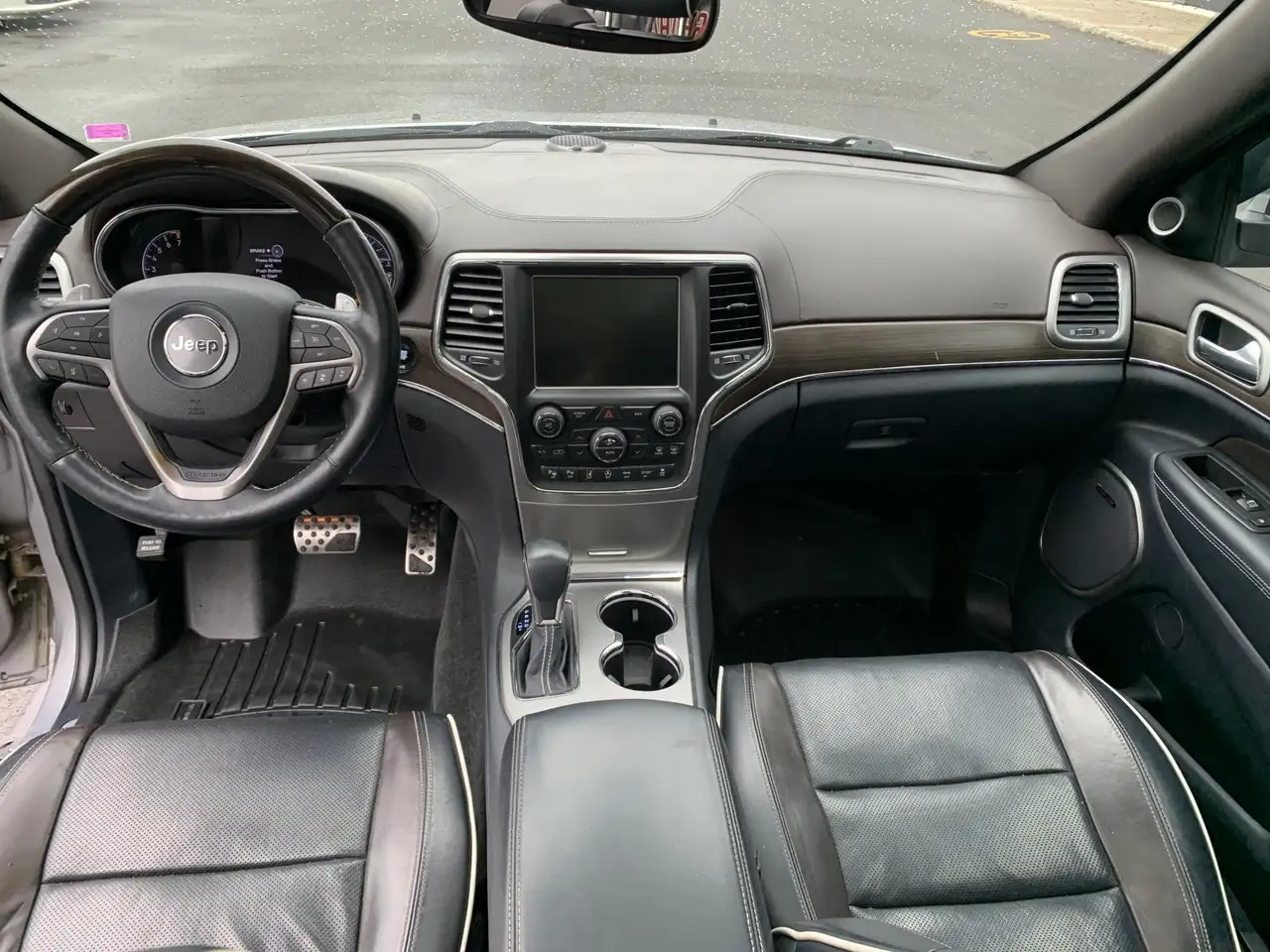 Jeep Grand Cherokee снимка Jeep Grand Cherokee