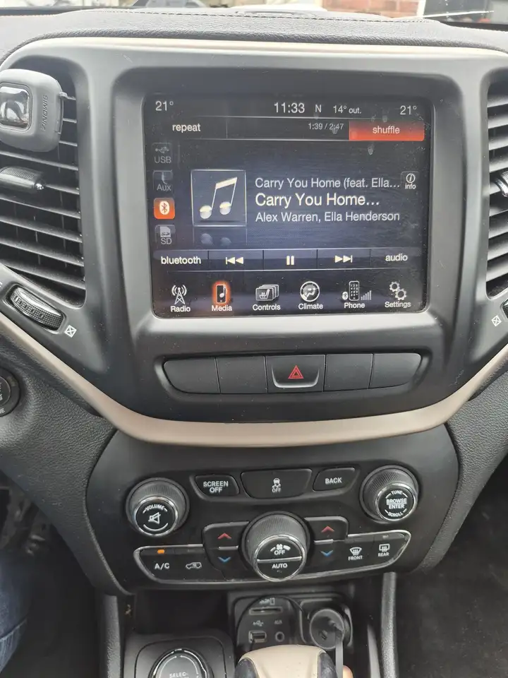 Jeep Cherokee photo Jeep Cherokee
