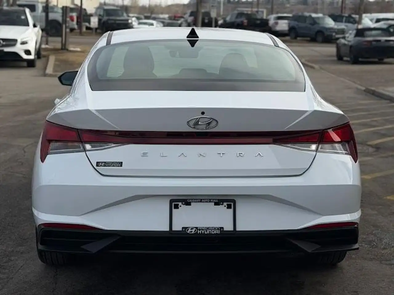 Hyundai ELANTRA снимка Hyundai ELANTRA
