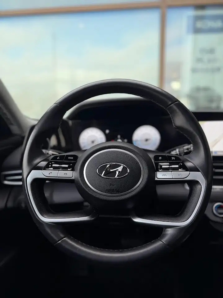 Hyundai ELANTRA снимка Hyundai ELANTRA