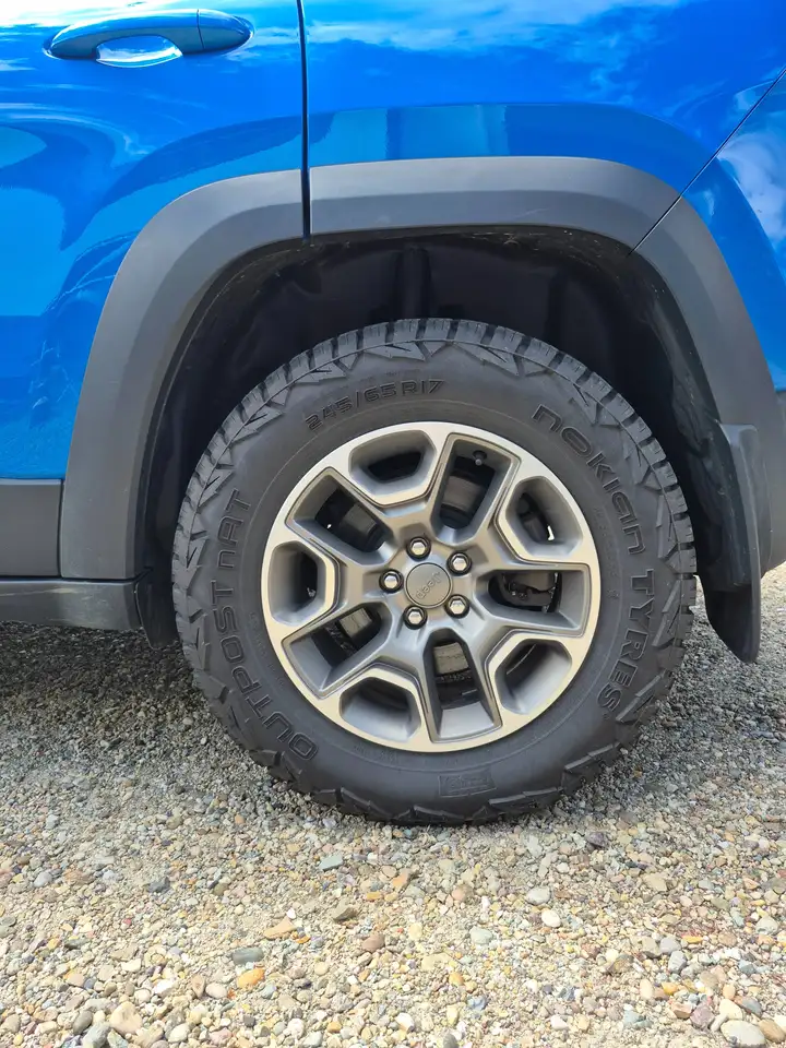 Jeep Cherokee photo Jeep Cherokee