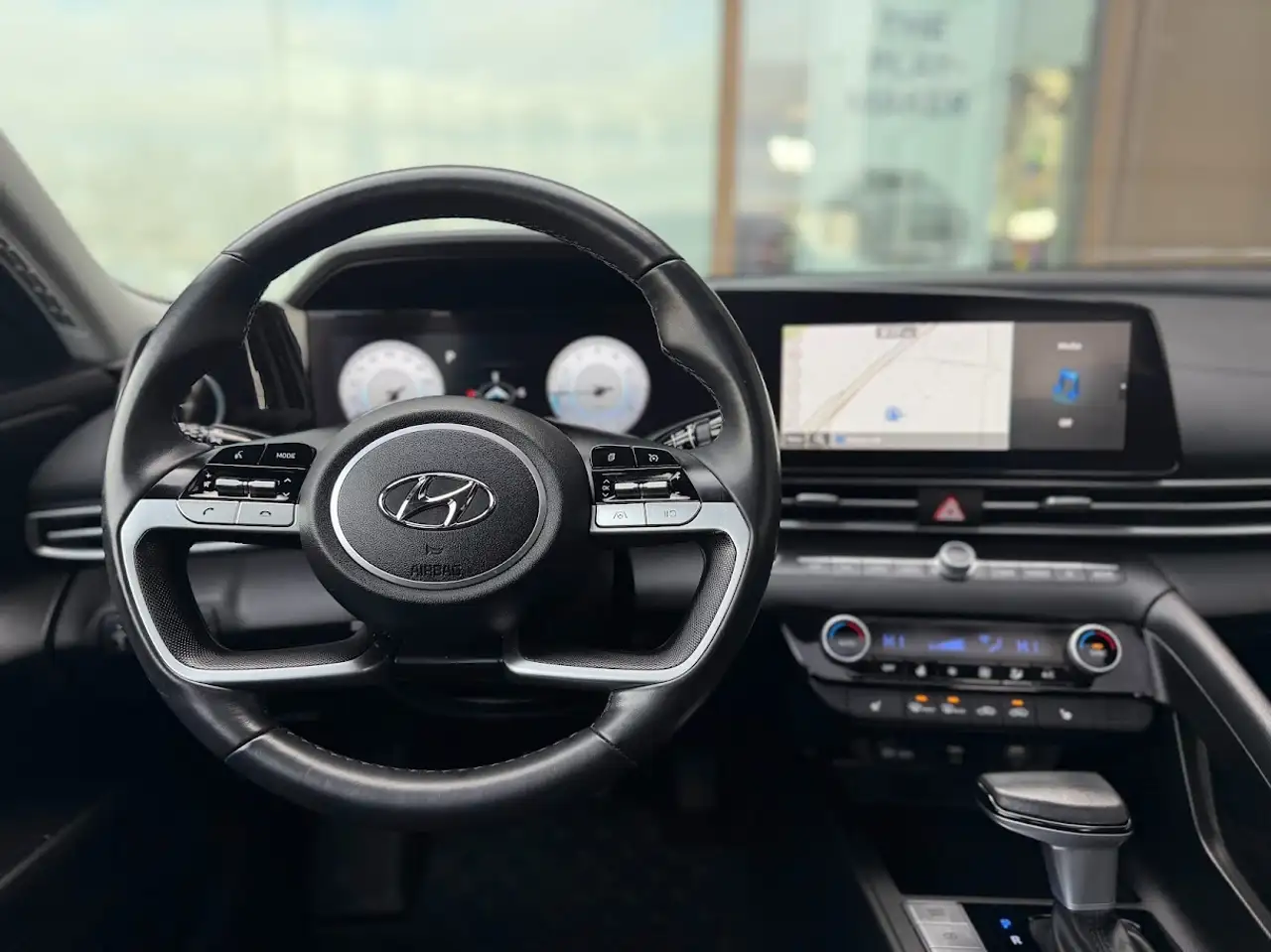 Hyundai ELANTRA снимка Hyundai ELANTRA