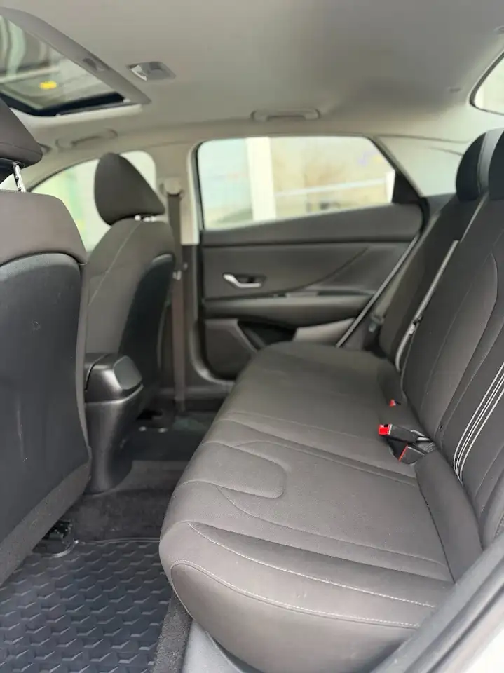 Hyundai ELANTRA снимка Hyundai ELANTRA