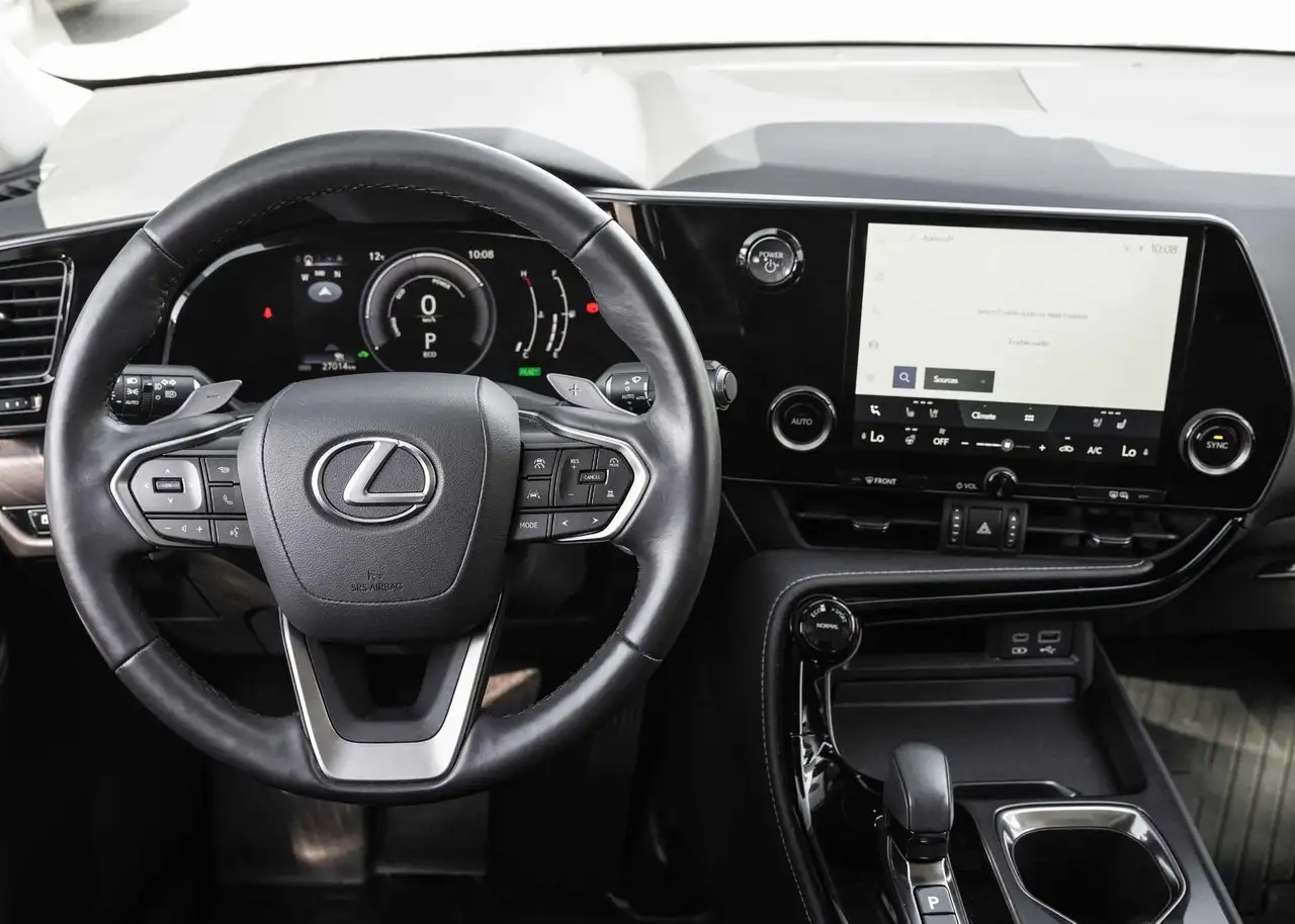 Lexus NX снимка Lexus NX