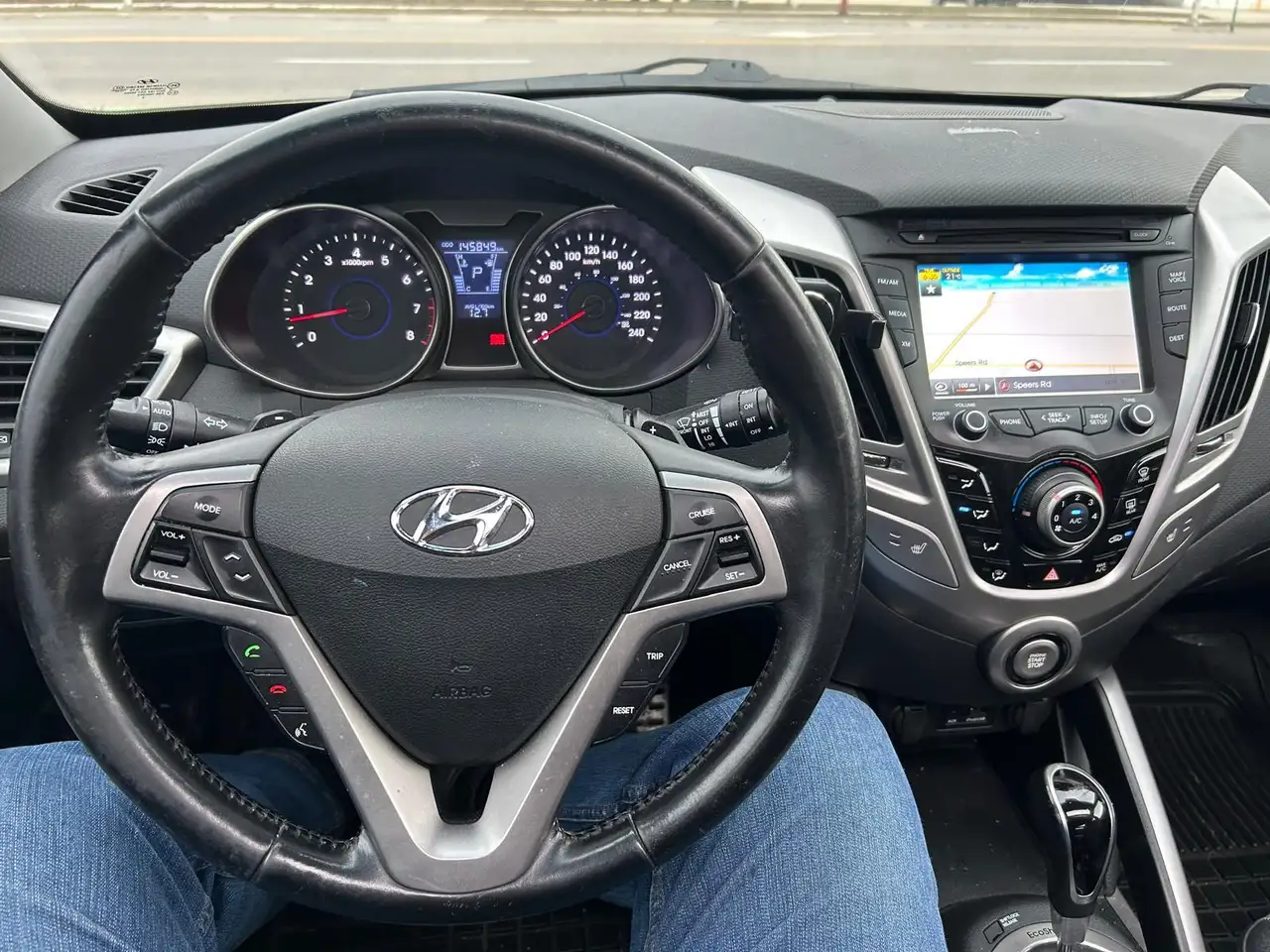 Hyundai VELOSTER photo Hyundai VELOSTER