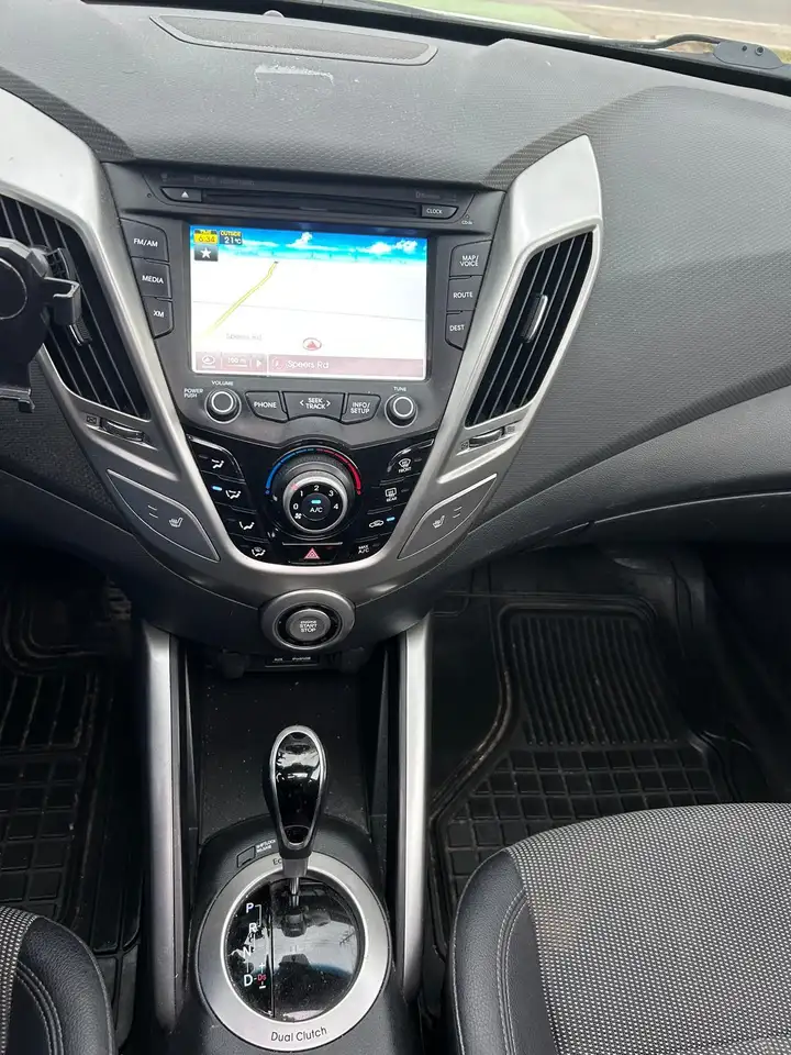 Hyundai VELOSTER photo Hyundai VELOSTER