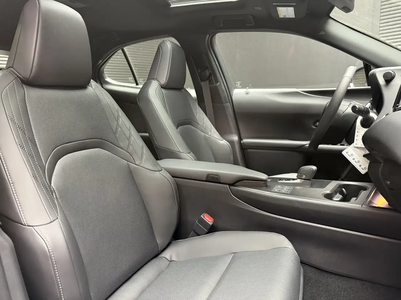 Lexus UX снимка Lexus UX