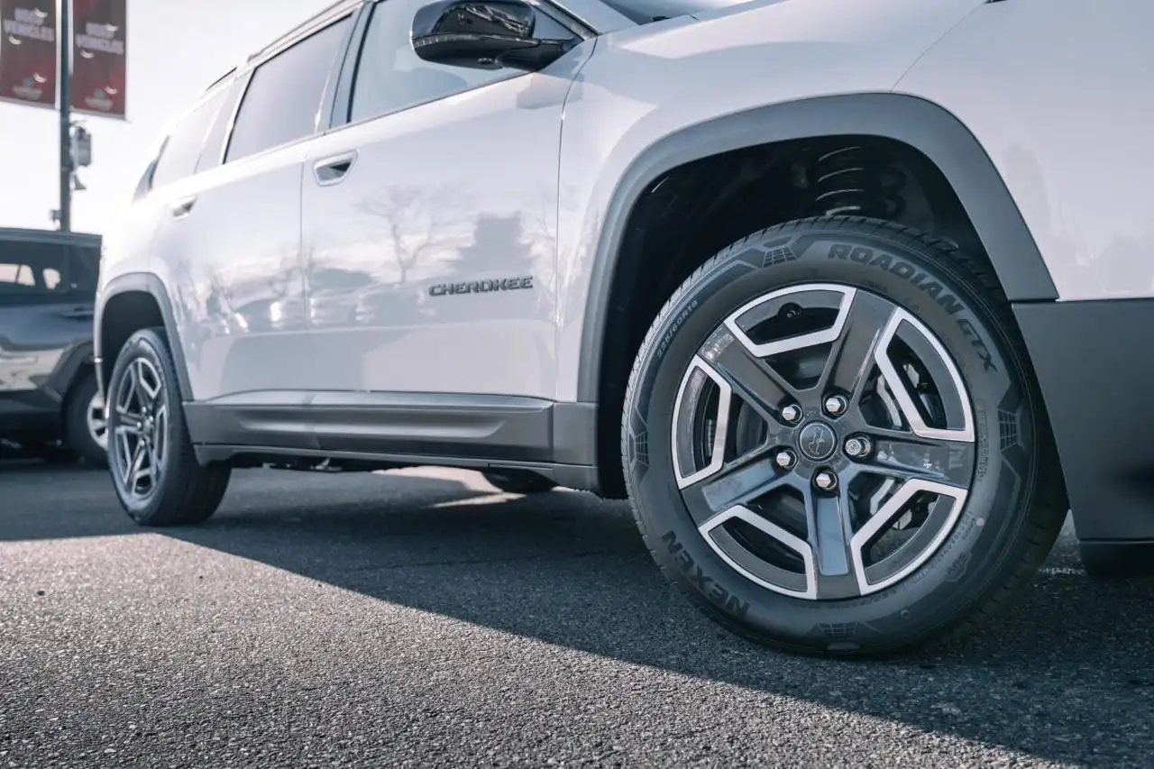 Jeep Cherokee photo Jeep Cherokee