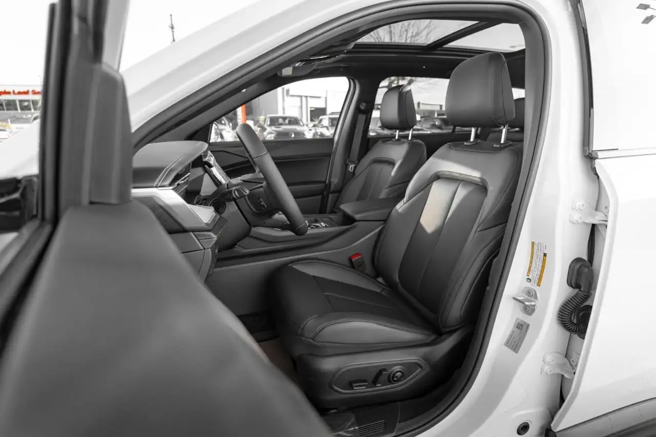 Jeep Cherokee photo Jeep Cherokee