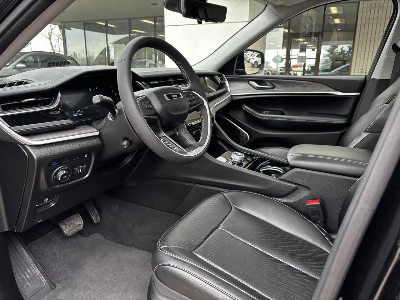 Jeep Grand Cherokee снимка Jeep Grand Cherokee