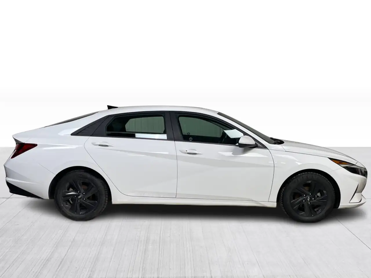 Hyundai ELANTRA снимка Hyundai ELANTRA