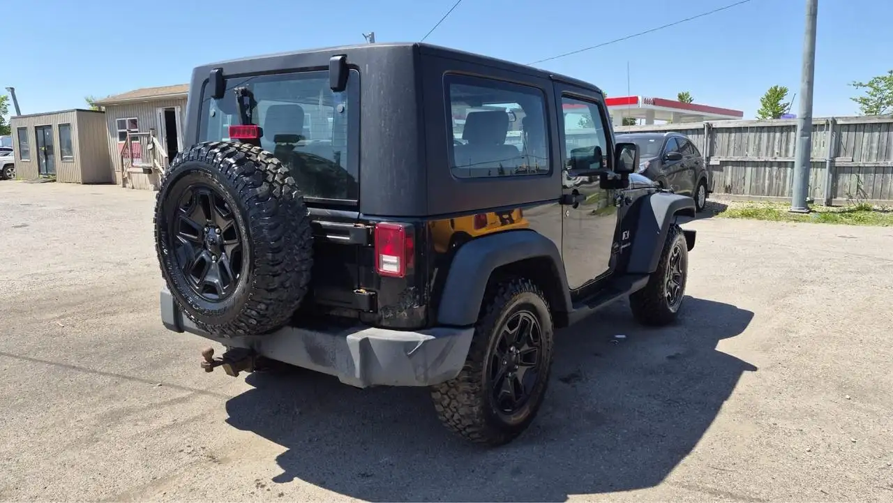 Jeep Wrangler photo Jeep Wrangler